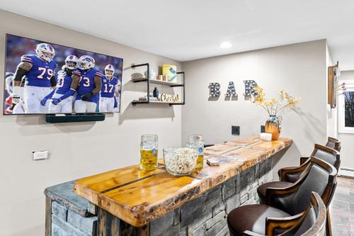 Luxury Log Chalet with Hot Tub Games Room & Hill Views! - image 14