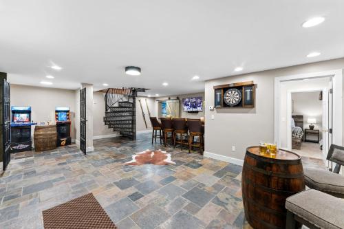 Luxury Log Chalet with Hot Tub Games Room & Hill Views! - image 13