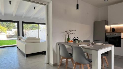 Kitchen, Villa Leonessa in Tremestieri Etneo