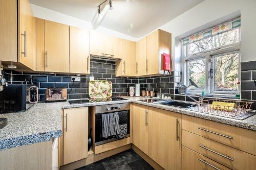 Charming Character Lodge In Cemetery Grounds - Exeter
