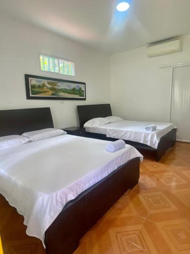 3 twin beds