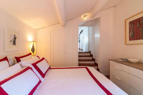Campo de' Fiori Enchanting Attic, Рим (фото 9)