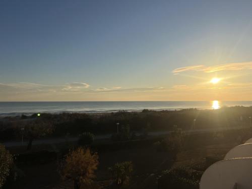 Apartment with Sea View image 7