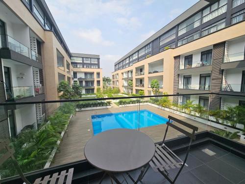 Luxury Studio at Embassy Gardens  in แคนตันเมนต์