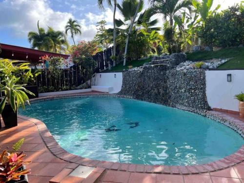 Massive 3 bedroom with Pool and Hot Tub in Humacao
