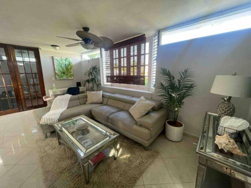 Massive 3 bedroom with Pool and Hot Tub in Humacao