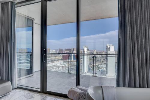 The Lindo Cafaro Suite at Palms Place - image 3