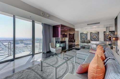 Suite with Balcony image 9