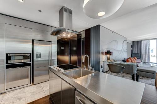 Suite with Balcony image 8