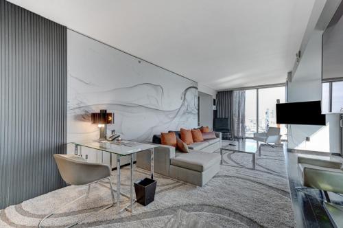 Suite with Balcony image 4