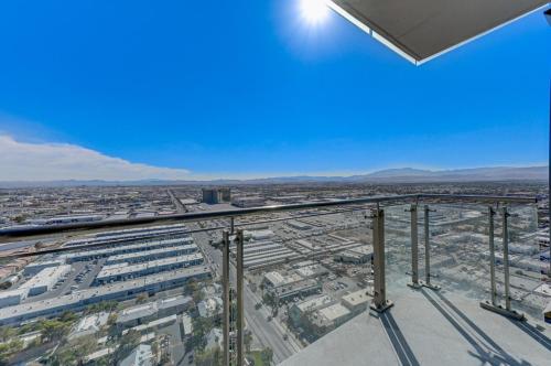 Suite with Balcony image 3