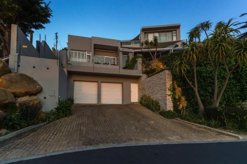 Villa Stern Close Camps Bay - image 8