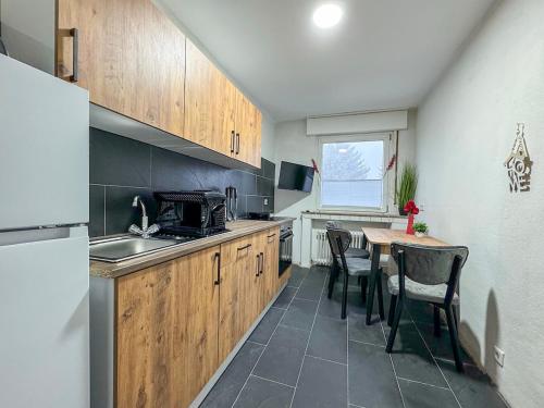 廚房, Serviceroom24 - Apartment 3 in Gladbeck WLAN - Smart-TV - 24-7 Check-in und Küche (Serviceroom24 - Apartment 3 in Gladbeck WLAN - Smart-TV - 24-7 Check-in und Kuche) in 格拉德貝克