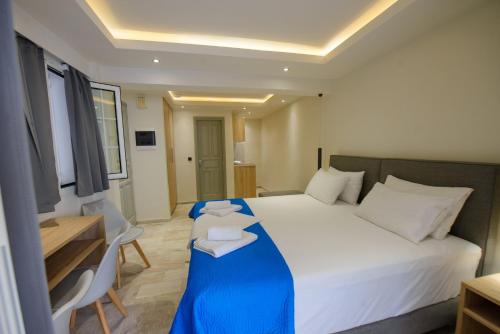 Saint Spiridon Hotel - image 8