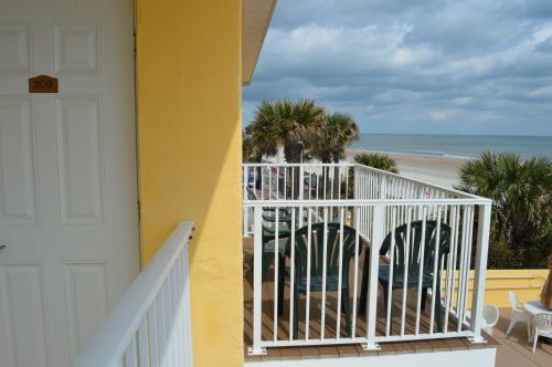 Oceanfront Inn And Suites Ormond In Fl - 