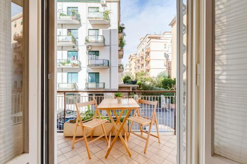 Cozy 2-Bedroom Flat with Balcony in Monteverde, Řím