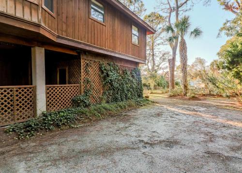 Jack's Tybee Treehouse - image 6