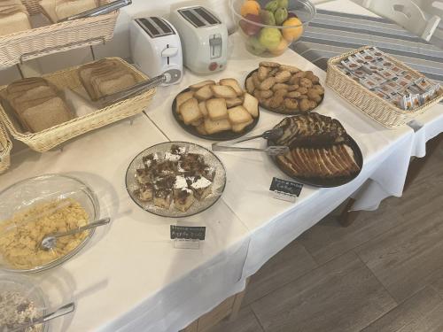 Saint Spiridon Hotel - image 11