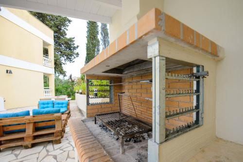 Saint Spiridon Hotel - image 12