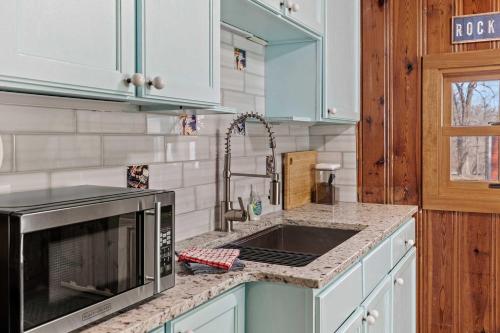 Rockaway Retreat in Forsyth (MO)