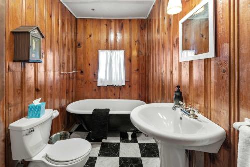 Rockaway Retreat in Forsyth (MO)