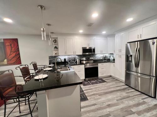 ห้องครัว, King bed, Park Free, Golf, FLL in ทามารัก (FL)