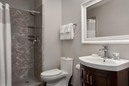 Superior King Room image 2