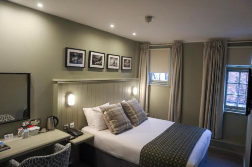 The George Hotel - image 11