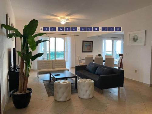 Deluxe Apartment Sea and Marina View - whatsap on photos, Maho Reef