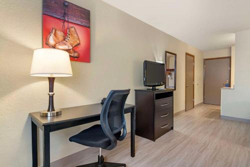 Best Western Green Bay Inn and Conference Center - image 2