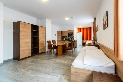 Wels Inn Hotel - image 10