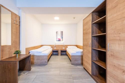 Wels Inn Hotel - image 9