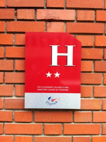 Hotel Cesar Centre-ville Gare Charleville-Mezieres - 출입구