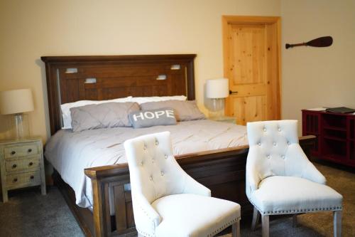 The Retreat At Norwich Lake in Huntington, USA