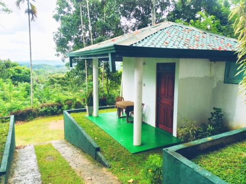 Warmy Treat Hotel in واتابولا