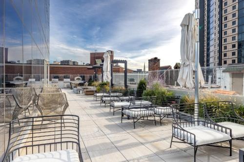 Erkély/terasz, Luxury 2 BR Apt with Gym and Pool in New Rochelle (New York)