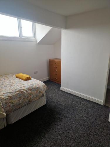 En-Suite Double Room in Haughton Green Denton M34 in Denton