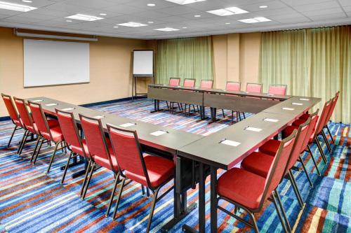 Fairfield Inn & Suites by Marriott Cape Cod Hyannis - image 14