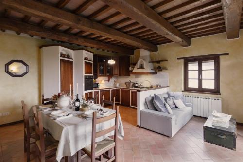 Konyha, Villa Essiccatoio by MMega in Lisciano Niccone