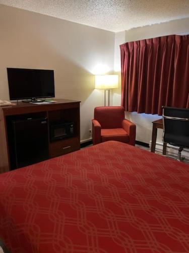 High Desert Inn - image 11