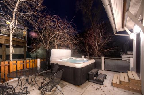 Luxury at Miles High, with 2 Free Ski Passes in เตลลูไรด์ (CO)