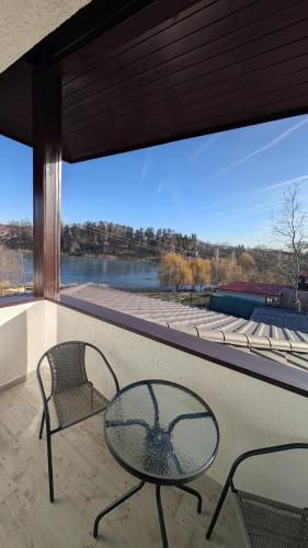 Conacu' Lacului Brebu Conacu' Lacului Brebu