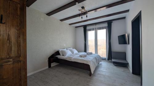 Conacu' Lacului Brebu Conacu' Lacului Brebu