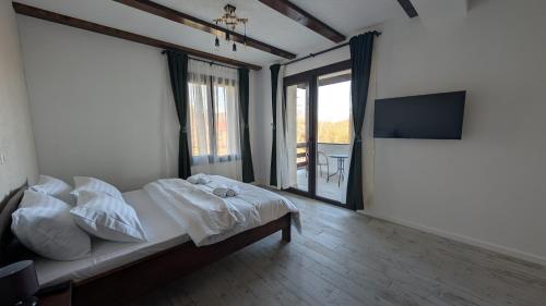 Conacu' Lacului Brebu Conacu' Lacului Brebu