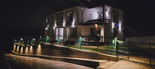 Conacu' Lacului Brebu Conacu' Lacului Brebu