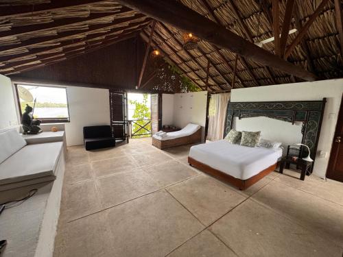 Facilities, Isla Unica- Islas del Rosario in Rosario Islands
