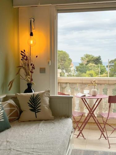 View, Charmant appartement a 50m des plages near Pizza du Fournas