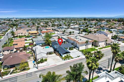 Luxury 2 separated Villa in Huntington Beach in Newland