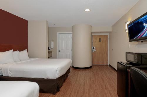 Red Roof Inn Houston - IAH Airport/JFK BLVD - image 14