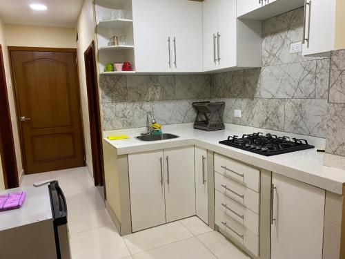 XI-Enorme departamento para grupo de 12 personas con tres dormitorios